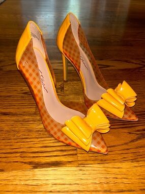 Betsey Johnson Yellow Patent Pointed-Toe Bow Pumps